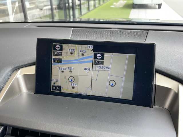 レクサス ＮＸ 300h Fスポーツ 愛知県 2015(平27)年 2.2万km スターライトブラックガラスフレーク 衝突軽減システム/純正SDナビ/三眼LEDヘッドライト/レーダークルーズコントロール/シートヒーター/本革シート/エアシート/フルセグ/CD/DVD/Bluetooth/バックカメラ/電動リアゲート/ヘッドアップディスプレイ/コーナーセンサー/純正アルミホイール/ステアリングヒーター/パドルシフト/オートマチックハイビーム/ドライブレコーダー/ETC/ステアリングスイッチ/スマートキー/プッシュスタート