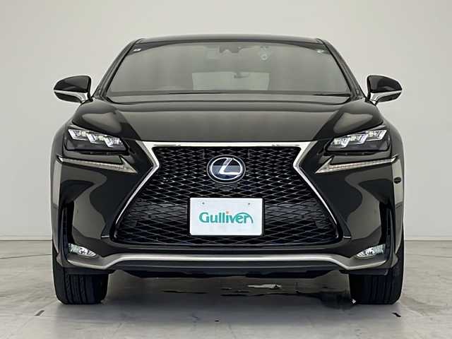 レクサス ＮＸ 300h Fスポーツ 愛知県 2015(平27)年 2.2万km スターライトブラックガラスフレーク 衝突軽減システム/純正SDナビ/三眼LEDヘッドライト/レーダークルーズコントロール/シートヒーター/本革シート/エアシート/フルセグ/CD/DVD/Bluetooth/バックカメラ/電動リアゲート/ヘッドアップディスプレイ/コーナーセンサー/純正アルミホイール/ステアリングヒーター/パドルシフト/オートマチックハイビーム/ドライブレコーダー/ETC/ステアリングスイッチ/スマートキー/プッシュスタート