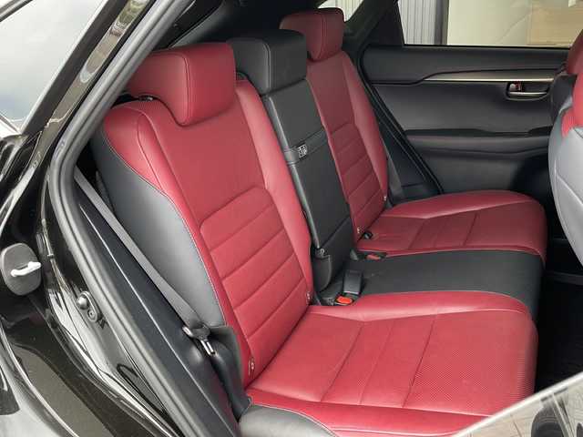 レクサス ＮＸ 300h Fスポーツ 愛知県 2015(平27)年 2.2万km スターライトブラックガラスフレーク 衝突軽減システム/純正SDナビ/三眼LEDヘッドライト/レーダークルーズコントロール/シートヒーター/本革シート/エアシート/フルセグ/CD/DVD/Bluetooth/バックカメラ/電動リアゲート/ヘッドアップディスプレイ/コーナーセンサー/純正アルミホイール/ステアリングヒーター/パドルシフト/オートマチックハイビーム/ドライブレコーダー/ETC/ステアリングスイッチ/スマートキー/プッシュスタート