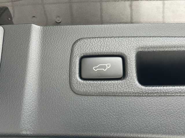レクサス ＮＸ 300h Fスポーツ 愛知県 2015(平27)年 2.2万km スターライトブラックガラスフレーク 衝突軽減システム/純正SDナビ/三眼LEDヘッドライト/レーダークルーズコントロール/シートヒーター/本革シート/エアシート/フルセグ/CD/DVD/Bluetooth/バックカメラ/電動リアゲート/ヘッドアップディスプレイ/コーナーセンサー/純正アルミホイール/ステアリングヒーター/パドルシフト/オートマチックハイビーム/ドライブレコーダー/ETC/ステアリングスイッチ/スマートキー/プッシュスタート