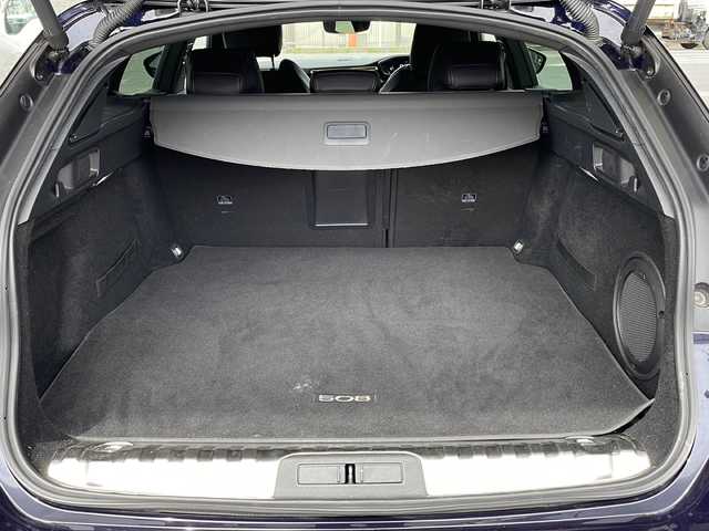 プジョー ５０８ SW GT ブルーHDi 愛媛県 2019(令1)年 4.7万km ブルーアンクル ワンオーナー/メーカーオプションナビ/サンルーフ/バックカメラ、フロントカメラ/前席パワーシート、シートヒーター/前後コーナーセンサー/前方ドライブレコーダー/衝突軽減システム/レーンキープアシスト/電動リアゲート/電動パーキング/ＥＴＣ/追従クルーズコントロール/パドルシフト/LEDヘッドライト/スマートキー/純正フロアマット/オートライト