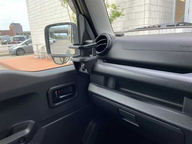 スズキ ジムニー シエラ JL 石川県 2019(令1)年 4.1万km シフォンアイボリーM 4WD/スズキセーフティサポート/オプショングリル/マッドフラップ/純正メモリーナビ/CD/DVD/フルセグTV/スマートキー/プッシュスタート/シートヒーター/電動ミラー/純正アルミホイール/ビルトインETC