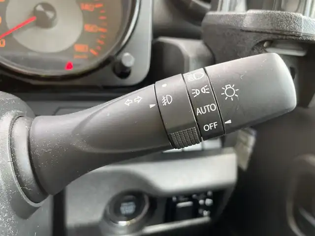 スズキ ジムニー シエラ JL 石川県 2019(令1)年 4.1万km シフォンアイボリーM 4WD/スズキセーフティサポート/オプショングリル/マッドフラップ/純正メモリーナビ/CD/DVD/フルセグTV/スマートキー/プッシュスタート/シートヒーター/電動ミラー/純正アルミホイール/ビルトインETC