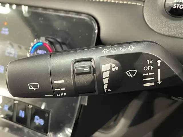 日産 セレナ e－パワー ハイウェイスター V 愛知県 2025(令7)年 0.1万km未満 プリズムホワイト 登録済未使用車/純正１２．３インチナビ　/（Bluetooth/フルセグTV/USB/FM/AM/CarPlay)/アラウンドビューモニター　/ＳＯＳコール　/プロパイロット　/衝突軽減ブレーキ/両側パワースライドドア　/ビルトインＥＴＣ２．０　/デジタルインナーミラー　/ワイヤレス充電　/ブラインドスポットモニター　/コーナーセンサー/車線逸脱警報　/オートマチックハイビーム/ＬＥＤヘッドライト/LEDフォグランプ/ドライブレコーダー/HDMI接続/USB端子/プッシュスタート/　　-スマートキー