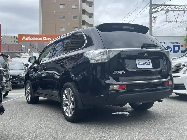 三菱 アウトランダー ＰＨＥＶ G セーフティパッケージ 兵庫県 2014(平26)年 11.9万km アメジストブラック (株)IDOMが運営する【じしゃロン西宮店】の自社ローン専用車両になります。こちらは現金またはオートローンご利用時の価格です。自社ローンご希望の方は別途その旨お申付け下さい/＊ETC/＊クルーズコントロールあり/＊フルセグ/＊シートヒーター/＊エアシート/＊横滑り防止装置/＊オートライト/＊レーンキープアシスト/＊衝突被害軽減システム