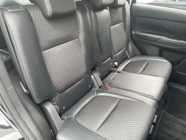 三菱 アウトランダー ＰＨＥＶ G セーフティパッケージ 兵庫県 2014(平26)年 11.9万km アメジストブラック (株)IDOMが運営する【じしゃロン西宮店】の自社ローン専用車両になります。こちらは現金またはオートローンご利用時の価格です。自社ローンご希望の方は別途その旨お申付け下さい/＊ETC/＊クルーズコントロールあり/＊フルセグ/＊シートヒーター/＊エアシート/＊横滑り防止装置/＊オートライト/＊レーンキープアシスト/＊衝突被害軽減システム