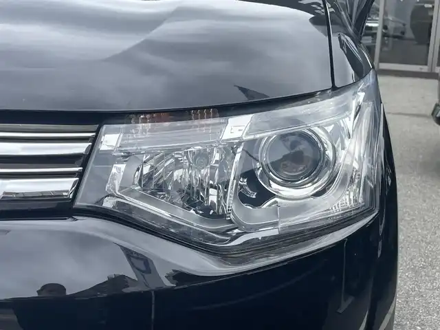三菱 アウトランダー ＰＨＥＶ G セーフティパッケージ 兵庫県 2014(平26)年 11.9万km アメジストブラック (株)IDOMが運営する【じしゃロン西宮店】の自社ローン専用車両になります。こちらは現金またはオートローンご利用時の価格です。自社ローンご希望の方は別途その旨お申付け下さい/＊ETC/＊クルーズコントロールあり/＊フルセグ/＊シートヒーター/＊エアシート/＊横滑り防止装置/＊オートライト/＊レーンキープアシスト/＊衝突被害軽減システム