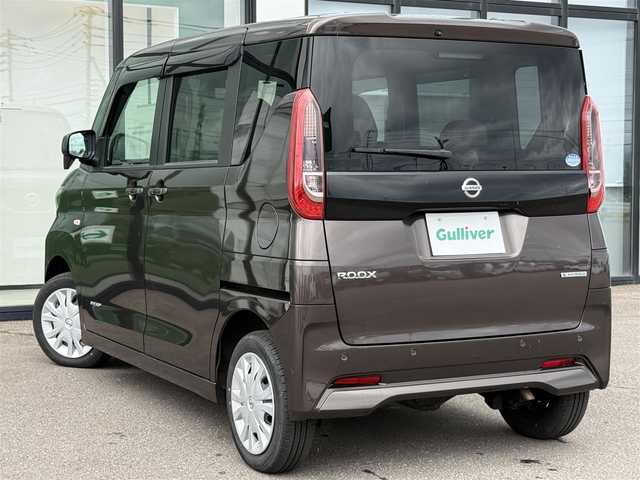 日産 ルークス S 道南・函館 2022(令4)年 1.6万km アッシュブラウンM ・エマージェンシーブレーキ/・車線逸脱警報/・フロント／リアソナー/・社外SDナビ/・フルセグTV/・ETC/・Bluetooth接続/・前席シートヒーター/・オートライト/・新車時保証書