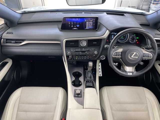 レクサス ＲＸ 450h Fスポーツ 道央・札幌 2018(平30)年 3.3万km ホワイトノーヴァガラスフレーク ・4WD/・Lexus Safety System +/・プリクラッシュセーフティシステム/・レーダークルーズコントロール/・レーンキーピングアシスト/・純正12.3インチ大型ワイドディスプレイ/・BD/DVD.CD.Bluetooth/・フルセグTV/BT/・パノラマムーンルーフ/・パノラミックビューモニター/・パワーバックドア/・コーナーセンサー/・レザーシート/シートヒーター/・ハンドルヒーター/・LEDヘッドライト/オートハイビーム/・HUD/・ETC2.0/・シートメモリー/・オートホールド/・横滑り防止