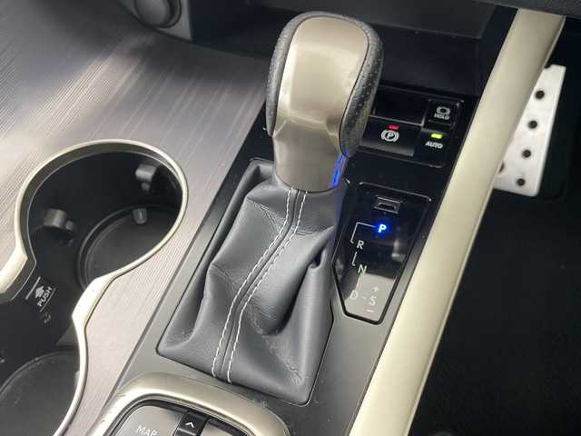 レクサス ＲＸ 450h Fスポーツ 道央・札幌 2018(平30)年 3.3万km ホワイトノーヴァガラスフレーク ・4WD/・Lexus Safety System +/・プリクラッシュセーフティシステム/・レーダークルーズコントロール/・レーンキーピングアシスト/・純正12.3インチ大型ワイドディスプレイ/・BD/DVD.CD.Bluetooth/・フルセグTV/BT/・パノラマムーンルーフ/・パノラミックビューモニター/・パワーバックドア/・コーナーセンサー/・レザーシート/シートヒーター/・ハンドルヒーター/・LEDヘッドライト/オートハイビーム/・HUD/・ETC2.0/・シートメモリー/・オートホールド/・横滑り防止