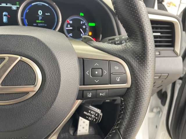 レクサス ＲＸ 450h Fスポーツ 道央・札幌 2018(平30)年 3.3万km ホワイトノーヴァガラスフレーク ・4WD/・Lexus Safety System +/・プリクラッシュセーフティシステム/・レーダークルーズコントロール/・レーンキーピングアシスト/・純正12.3インチ大型ワイドディスプレイ/・BD/DVD.CD.Bluetooth/・フルセグTV/BT/・パノラマムーンルーフ/・パノラミックビューモニター/・パワーバックドア/・コーナーセンサー/・レザーシート/シートヒーター/・ハンドルヒーター/・LEDヘッドライト/オートハイビーム/・HUD/・ETC2.0/・シートメモリー/・オートホールド/・横滑り防止