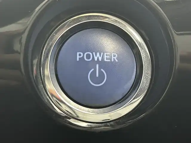 トヨタ プリウス ＰＨＶ A プレミアム 岡山県 2019(平31)年 4.6万km ホワイトパールクリスタルシャイン 純正１１．４インチナビ　/（フルセグTV/Bluetooth/AUX）		/バックカメラ　/黒レザー　/レーダークルーズコントロール　/衝突軽減ブレーキ　/ビルトインＥＴＣ２．０　/ＬＥＤヘッドライト　/ヘッドアップディスプレイ　/ブラインドスポットモニター/前席シートヒーター/シンプルインテリジェントパーキングアシスト/社外ドライブレコーダー/オートハイビーム