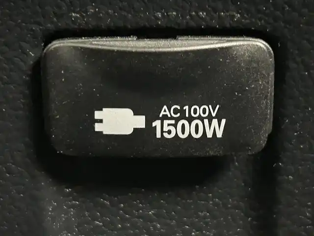 トヨタ プリウス ＰＨＶ A プレミアム 岡山県 2019(平31)年 4.6万km ホワイトパールクリスタルシャイン 純正１１．４インチナビ　/（フルセグTV/Bluetooth/AUX）		/バックカメラ　/黒レザー　/レーダークルーズコントロール　/衝突軽減ブレーキ　/ビルトインＥＴＣ２．０　/ＬＥＤヘッドライト　/ヘッドアップディスプレイ　/ブラインドスポットモニター/前席シートヒーター/シンプルインテリジェントパーキングアシスト/社外ドライブレコーダー/オートハイビーム