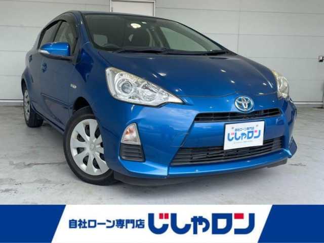 トヨタ アクア 沖縄県 2014(平26)年 2.1万km コバルトブルーメタリック (株)IDOMが運営する【じしゃロンコザ店】の自社ローン専用車両になりますこちらは現金またはオートローンご利用時の価格です。自社ローンご希望の方は別途その旨お申付け下さい/純正ナビ　/バックカメラ　/ETC　/プッシュスタート　/スマートキー　/スペアキー　/オートライト　/パワーステアリング　/パワーウィンドウ　/純正フロアマット