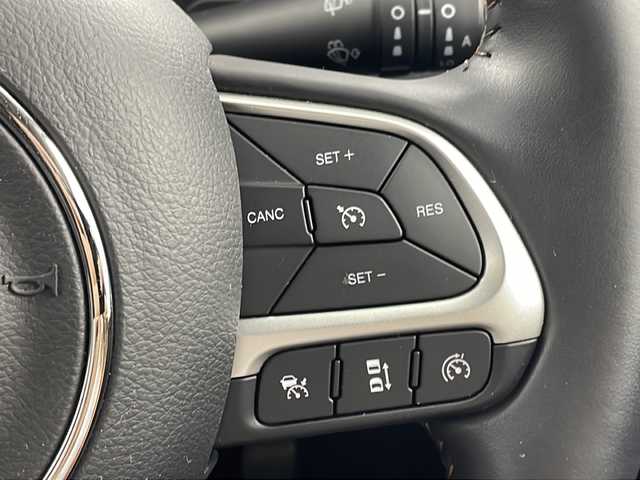 クライスラー・ジープ ジープ コンパス ロンジチュード 岐阜県 2020(令2)年 5.7万km 黒 純正ナビ/AM/FM/bluetooth/USB/AUX/ワンセグTV/バックカメラ/衝突軽減ブレーキ/ブラインドスポットモニター/レーダークルーズコントロール/ドライブレコーダー/コーナーセンサー/ParkSence/ステアリングリモコン/革巻きステアリング/電動パーキングブレーキ/スマートキー/スペアキー/プッシュスタート/オートライト/シガーライター