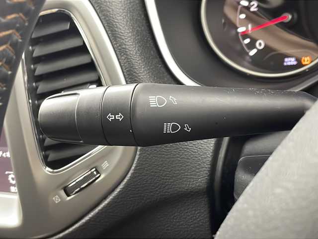 クライスラー・ジープ ジープ コンパス ロンジチュード 岐阜県 2020(令2)年 5.7万km 黒 純正ナビ/AM/FM/bluetooth/USB/AUX/ワンセグTV/バックカメラ/衝突軽減ブレーキ/ブラインドスポットモニター/レーダークルーズコントロール/ドライブレコーダー/コーナーセンサー/ParkSence/ステアリングリモコン/革巻きステアリング/電動パーキングブレーキ/スマートキー/スペアキー/プッシュスタート/オートライト/シガーライター