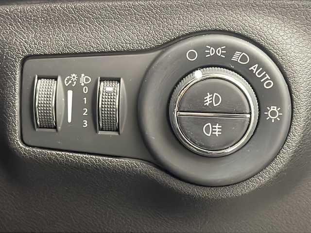 クライスラー・ジープ ジープ コンパス ロンジチュード 岐阜県 2020(令2)年 5.7万km 黒 純正ナビ/AM/FM/bluetooth/USB/AUX/ワンセグTV/バックカメラ/衝突軽減ブレーキ/ブラインドスポットモニター/レーダークルーズコントロール/ドライブレコーダー/コーナーセンサー/ParkSence/ステアリングリモコン/革巻きステアリング/電動パーキングブレーキ/スマートキー/スペアキー/プッシュスタート/オートライト/シガーライター