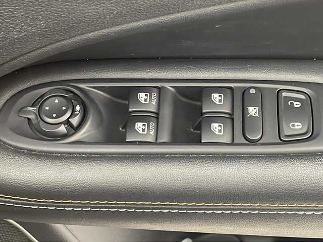 クライスラー・ジープ ジープ コンパス ロンジチュード 岐阜県 2020(令2)年 5.7万km 黒 純正ナビ/AM/FM/bluetooth/USB/AUX/ワンセグTV/バックカメラ/衝突軽減ブレーキ/ブラインドスポットモニター/レーダークルーズコントロール/ドライブレコーダー/コーナーセンサー/ParkSence/ステアリングリモコン/革巻きステアリング/電動パーキングブレーキ/スマートキー/スペアキー/プッシュスタート/オートライト/シガーライター