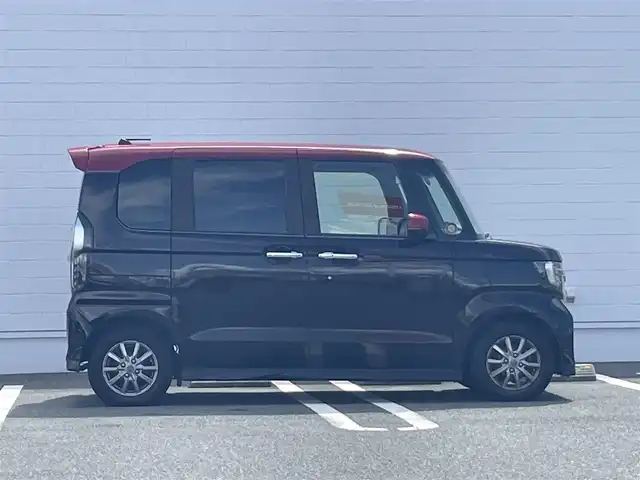 ホンダ Ｎ ＢＯＸ 2トン カスタム G L ホンダセンシング 熊本県 2018(平30)年 8.1万km クリスタルブラックパール (株)IDOMが運営する【じしゃロン熊本店】の自社ローン専用車両になりますこちらは現金またはオートローンご利用時の価格です。自社ローンご希望の方は別途その旨お申付け下さい/社外ナビ（フルセグ　ＣＤ　ＢＴ）　/バックカメラ　/ビルトインＥＴＣ　/片側パワースライドドア　/クルーズコントローラー　/ドライブレコーダー　/Ｗ＋サイドエアバッグ　/カーテンエアバッグ　/プッシュスタート