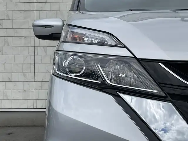 日産 セレナ ハイウェイスター Vセレクション 福岡県 2018(平30)年 5.4万km ブリリアントシルバー 純正9型SDナビ(フルセグTV/CD/DVD/BT)バックカメラコーナーセンサー両側パワスラノーマルクルコンドラレコETCUSB純正フロアマット純正LEDヘッドライト純正アルミホイールプッシュスタートスマートキー