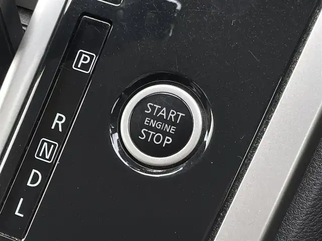 日産 セレナ ハイウェイスター Vセレクション 福岡県 2018(平30)年 5.4万km ブリリアントシルバー 純正9型SDナビ(フルセグTV/CD/DVD/BT)バックカメラコーナーセンサー両側パワスラノーマルクルコンドラレコETCUSB純正フロアマット純正LEDヘッドライト純正アルミホイールプッシュスタートスマートキー
