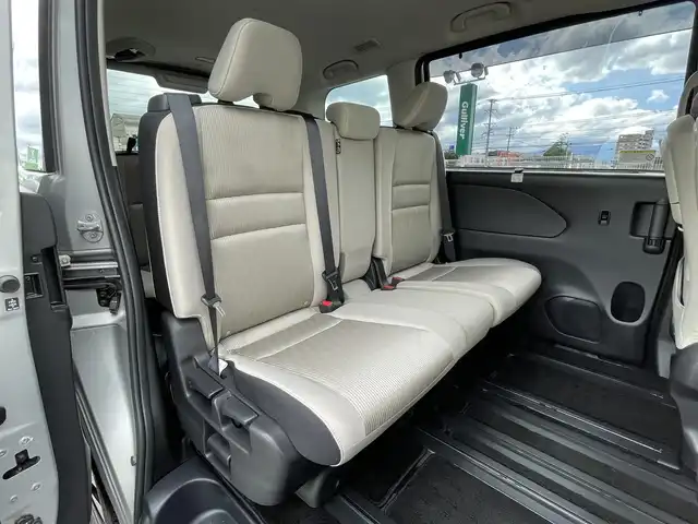 日産 セレナ ハイウェイスター Vセレクション 福岡県 2018(平30)年 5.4万km ブリリアントシルバー 純正9型SDナビ(フルセグTV/CD/DVD/BT)バックカメラコーナーセンサー両側パワスラノーマルクルコンドラレコETCUSB純正フロアマット純正LEDヘッドライト純正アルミホイールプッシュスタートスマートキー