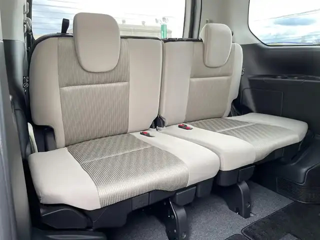 日産 セレナ ハイウェイスター Vセレクション 福岡県 2018(平30)年 5.4万km ブリリアントシルバー 純正9型SDナビ(フルセグTV/CD/DVD/BT)バックカメラコーナーセンサー両側パワスラノーマルクルコンドラレコETCUSB純正フロアマット純正LEDヘッドライト純正アルミホイールプッシュスタートスマートキー