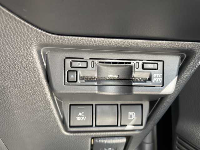 トヨタ プリウス U 愛知県 2023(令5)年 1.5万km アティチュードブラックマイカ トヨタセーフティセンス/モデリスタエアロ/純正ディズプレイオーディオ　ナビ機能なし/レーダークルーズコントロール/シートヒーター/バックカメラ/コーナーセンサー/純正アルミホイール/ETC2.0/ブラインドスポットモニター/LEDヘッドライト/ステアリングヒーター/オートマチックハイビーム/ドライブレコーダー/ステアリングスイッチ/スマートキー/プッシュスタート