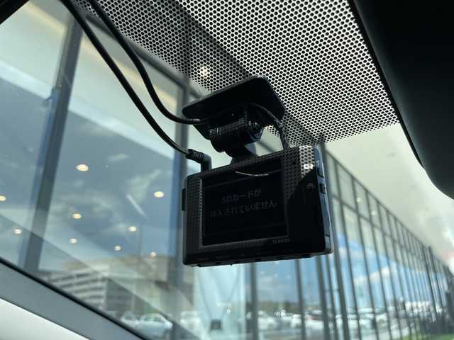 トヨタ プリウス U 愛知県 2023(令5)年 1.5万km アティチュードブラックマイカ トヨタセーフティセンス/モデリスタエアロ/純正ディズプレイオーディオ　ナビ機能なし/レーダークルーズコントロール/シートヒーター/バックカメラ/コーナーセンサー/純正アルミホイール/ETC2.0/ブラインドスポットモニター/LEDヘッドライト/ステアリングヒーター/オートマチックハイビーム/ドライブレコーダー/ステアリングスイッチ/スマートキー/プッシュスタート