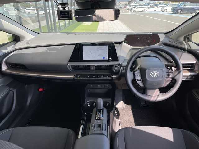 トヨタ プリウス U 愛知県 2023(令5)年 1.5万km アティチュードブラックマイカ トヨタセーフティセンス/モデリスタエアロ/純正ディズプレイオーディオ　ナビ機能なし/レーダークルーズコントロール/シートヒーター/バックカメラ/コーナーセンサー/純正アルミホイール/ETC2.0/ブラインドスポットモニター/LEDヘッドライト/ステアリングヒーター/オートマチックハイビーム/ドライブレコーダー/ステアリングスイッチ/スマートキー/プッシュスタート