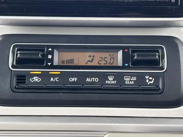 スズキ スペーシア HYBRID X 島根県 2018(平30)年 4.1万km シフォンアイボリーM 登録時走行距離40993km/取扱説明書【車両/ナビ】/保証書/4WD/純正8インチナビ【CD/DVD/Bluetooth】/フルセグテレビ/全周囲カメラ/両側パワースライドドア/衝突軽減ブレーキ/プッシュスタート/スマートキー(スペアスマート×1)/レーンキープアシスト/LEDヘッドライト/オートライト/フォグランプ/コーナーセンサー/前席シートヒーター/ドライブレコーダー/ETC/純正14インチアルミ