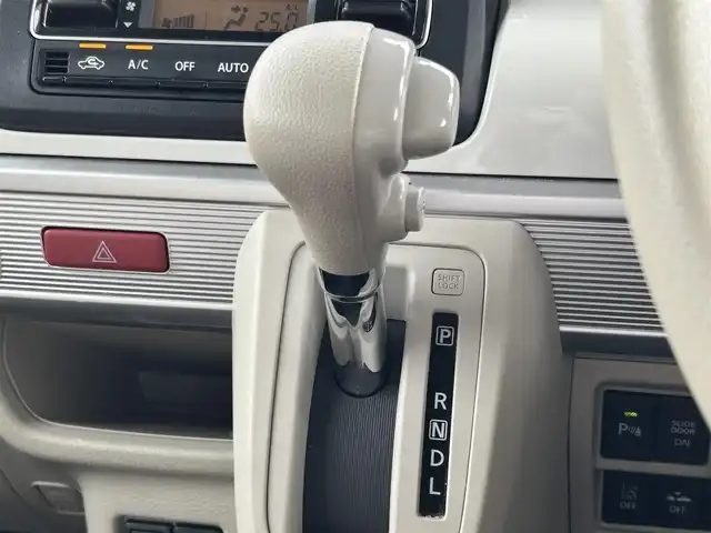 スズキ スペーシア HYBRID X 島根県 2018(平30)年 4.1万km シフォンアイボリーM 登録時走行距離40993km/取扱説明書【車両/ナビ】/保証書/4WD/純正8インチナビ【CD/DVD/Bluetooth】/フルセグテレビ/全周囲カメラ/両側パワースライドドア/衝突軽減ブレーキ/プッシュスタート/スマートキー(スペアスマート×1)/レーンキープアシスト/LEDヘッドライト/オートライト/フォグランプ/コーナーセンサー/前席シートヒーター/ドライブレコーダー/ETC/純正14インチアルミ