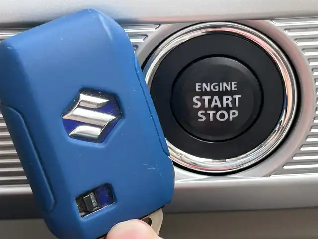 スズキ スペーシア HYBRID X 島根県 2018(平30)年 4.1万km シフォンアイボリーM 登録時走行距離40993km/取扱説明書【車両/ナビ】/保証書/4WD/純正8インチナビ【CD/DVD/Bluetooth】/フルセグテレビ/全周囲カメラ/両側パワースライドドア/衝突軽減ブレーキ/プッシュスタート/スマートキー(スペアスマート×1)/レーンキープアシスト/LEDヘッドライト/オートライト/フォグランプ/コーナーセンサー/前席シートヒーター/ドライブレコーダー/ETC/純正14インチアルミ