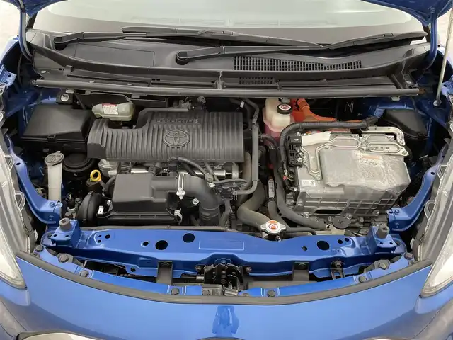 トヨタ シエンタ ハイブリッド ファンベースG 千葉県 2018(平30)年 9.8万km コバルトブルーメタリック 禁煙車/トヨタセーフティセンス/・レーンディパーチャーアラート/・クルーズコントロール/両側電動ドア/純正メモリナビ/・型番：NSZT-W68T/・CD/DVD/Bluetooth/フルセグTV/・バックカメラ/・ビルトインETC/革巻きステアリング/純正フロアマット/純正ホイールキャップ/電動格納ウインカーミラー/オートライト/・オートマチックハイビーム/・LEDヘッドライト/・LEDフォグランプ/プッシュスタート/・スマートキー/・スペアキー