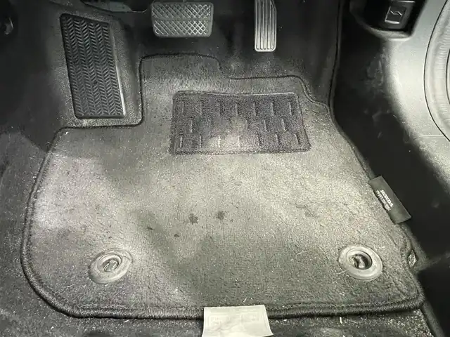 ホンダ フィット 13G L ホンダセンシング 鹿児島県 2018(平30)年 6.2万km プラチナホワイトパール 禁煙　/ホンダセンシング　/○衝突軽減ブレーキ　/○誤発進抑制機能　/○車線維持支援システム/○先行車発進お知らせ機能/○標識認識機能/ディスプレイオーディオ　/バックカメラ　/追従型クルーズコントロール　/前後ドライブレコーダー　/純正ドアバイザー　/純正フロアマット　/ＥＴＣ　/ＬＥＤヘッドライト/オートライト