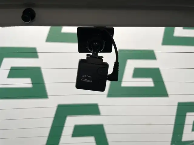 ホンダ フィット 13G L ホンダセンシング 鹿児島県 2018(平30)年 6.2万km プラチナホワイトパール 禁煙　/ホンダセンシング　/○衝突軽減ブレーキ　/○誤発進抑制機能　/○車線維持支援システム/○先行車発進お知らせ機能/○標識認識機能/ディスプレイオーディオ　/バックカメラ　/追従型クルーズコントロール　/前後ドライブレコーダー　/純正ドアバイザー　/純正フロアマット　/ＥＴＣ　/ＬＥＤヘッドライト/オートライト