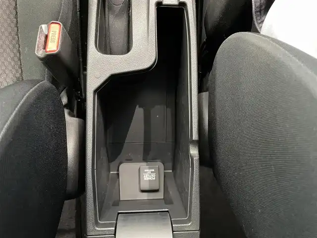 ホンダ フィット 13G L ホンダセンシング 鹿児島県 2018(平30)年 6.2万km プラチナホワイトパール 禁煙　/ホンダセンシング　/○衝突軽減ブレーキ　/○誤発進抑制機能　/○車線維持支援システム/○先行車発進お知らせ機能/○標識認識機能/ディスプレイオーディオ　/バックカメラ　/追従型クルーズコントロール　/前後ドライブレコーダー　/純正ドアバイザー　/純正フロアマット　/ＥＴＣ　/ＬＥＤヘッドライト/オートライト