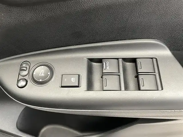 ホンダ フィット 13G L ホンダセンシング 鹿児島県 2018(平30)年 6.2万km プラチナホワイトパール 禁煙　/ホンダセンシング　/○衝突軽減ブレーキ　/○誤発進抑制機能　/○車線維持支援システム/○先行車発進お知らせ機能/○標識認識機能/ディスプレイオーディオ　/バックカメラ　/追従型クルーズコントロール　/前後ドライブレコーダー　/純正ドアバイザー　/純正フロアマット　/ＥＴＣ　/ＬＥＤヘッドライト/オートライト