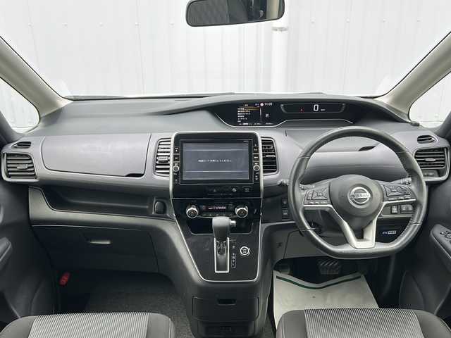 日産 セレナ ハイウェイスター V 三重県 2019(令1)年 4.7万km ブリリアントホワイトパール 純正9型ナビ /バックカメラ /BSM /両側パワースライドドア /ETC /前後コーナーセンサー /クルーズコントロール /衝突軽減ブレーキ /USB給電/LEDヘッドライト /オートライト /革巻きステアリング /ステアリングスイッチ/電動格納ミラー/禁煙車