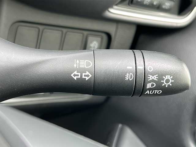 日産 セレナ ハイウェイスター V 三重県 2019(令1)年 4.7万km ブリリアントホワイトパール 純正9型ナビ /バックカメラ /BSM /両側パワースライドドア /ETC /前後コーナーセンサー /クルーズコントロール /衝突軽減ブレーキ /USB給電/LEDヘッドライト /オートライト /革巻きステアリング /ステアリングスイッチ/電動格納ミラー/禁煙車
