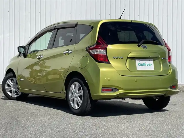 日産 ノート e－パワー X 福岡県 2017(平29)年 7.7万km オリーブグリーン 純正ナビ（ＭＭ３１６Ｄ－Ｗ）/フルセグTV/CD/DVD/BT/SD/AUX/AM/FM/アラウンドビューモニター/スマートルームミラー/エマージェンシーブレーキ/ＥＴＣ/ステアリングリモコン/スマートキー/プッシュスタート