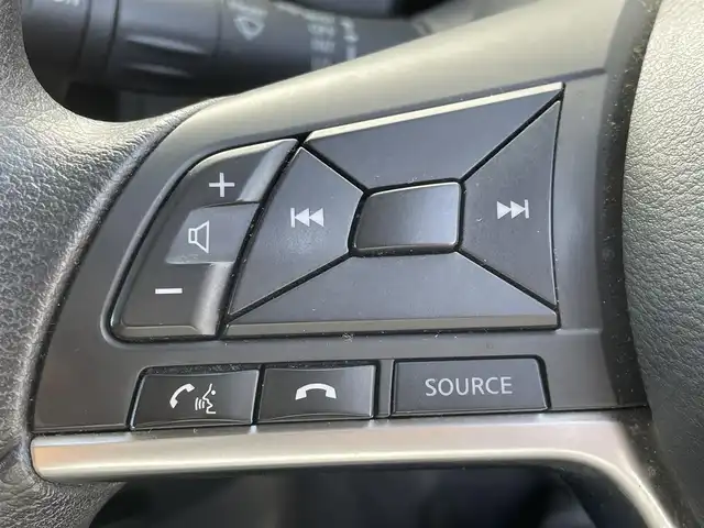 日産 ノート e－パワー X 福岡県 2017(平29)年 7.7万km オリーブグリーン 純正ナビ（ＭＭ３１６Ｄ－Ｗ）/フルセグTV/CD/DVD/BT/SD/AUX/AM/FM/アラウンドビューモニター/スマートルームミラー/エマージェンシーブレーキ/ＥＴＣ/ステアリングリモコン/スマートキー/プッシュスタート