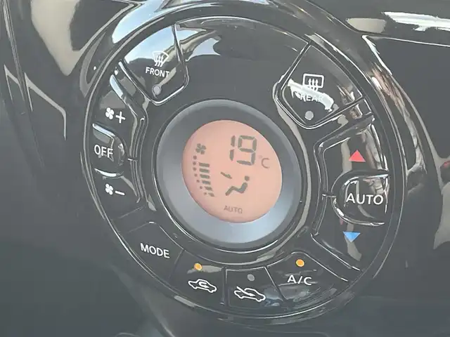 日産 ノート e－パワー X 福岡県 2017(平29)年 7.7万km オリーブグリーン 純正ナビ（ＭＭ３１６Ｄ－Ｗ）/フルセグTV/CD/DVD/BT/SD/AUX/AM/FM/アラウンドビューモニター/スマートルームミラー/エマージェンシーブレーキ/ＥＴＣ/ステアリングリモコン/スマートキー/プッシュスタート