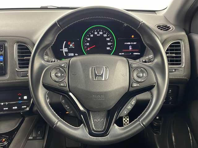 ホンダ ヴェゼル ハイブリッド RS ホンダセンシング 埼玉県 2017(平29)年 3.6万km クリスタルブラックパール バックカメラ/純正SDナビ/アダプティブクルーズコントロール/プッシュスタート/衝突被害軽減ブレーキ/フルセグテレビ/シートヒーター/純正フロアマット/ビルトインETC/シートヒーター/ブレーキホールド/レーンアシスト/オートLEDライト/パドルシフト/ハーフレザーシート/自動防眩式ルームミラー