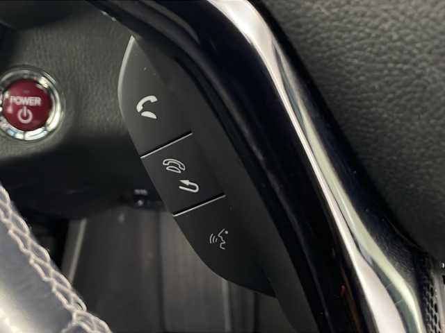 ホンダ ヴェゼル ハイブリッド RS ホンダセンシング 埼玉県 2017(平29)年 3.6万km クリスタルブラックパール バックカメラ/純正SDナビ/アダプティブクルーズコントロール/プッシュスタート/衝突被害軽減ブレーキ/フルセグテレビ/シートヒーター/純正フロアマット/ビルトインETC/シートヒーター/ブレーキホールド/レーンアシスト/オートLEDライト/パドルシフト/ハーフレザーシート/自動防眩式ルームミラー