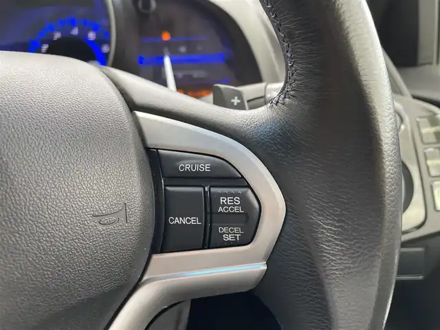 ホンダ ＣＲ－Ｚ αブラックレーベル 千葉県 2013(平25)年 6.3万km プレミアムホワイトパール 純正HDDナビ/・CD/DVD/MSV/ワンセグTV/バックカメラ/クルーズコントロール/スマートキー/パドルシフト/純正キセノンヘッドライト/フォグランプ/社外ドライブレコーダー/ビルトインETC/純正16インチアルミホイール/本革巻きステアリング/ドアバイザー/オートライト