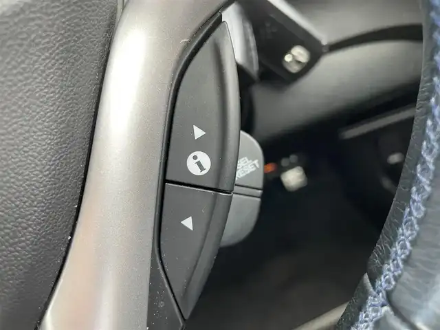 ホンダ ＣＲ－Ｚ αブラックレーベル 千葉県 2013(平25)年 6.3万km プレミアムホワイトパール 純正HDDナビ/・CD/DVD/MSV/ワンセグTV/バックカメラ/クルーズコントロール/スマートキー/パドルシフト/純正キセノンヘッドライト/フォグランプ/社外ドライブレコーダー/ビルトインETC/純正16インチアルミホイール/本革巻きステアリング/ドアバイザー/オートライト