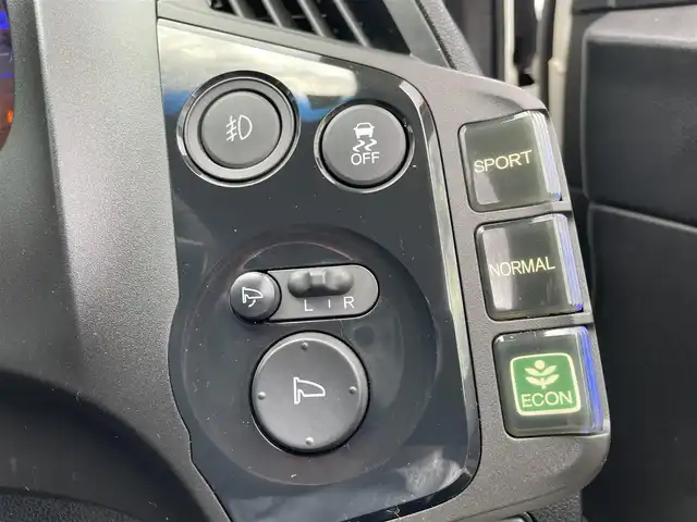 ホンダ ＣＲ－Ｚ αブラックレーベル 千葉県 2013(平25)年 6.3万km プレミアムホワイトパール 純正HDDナビ/・CD/DVD/MSV/ワンセグTV/バックカメラ/クルーズコントロール/スマートキー/パドルシフト/純正キセノンヘッドライト/フォグランプ/社外ドライブレコーダー/ビルトインETC/純正16インチアルミホイール/本革巻きステアリング/ドアバイザー/オートライト