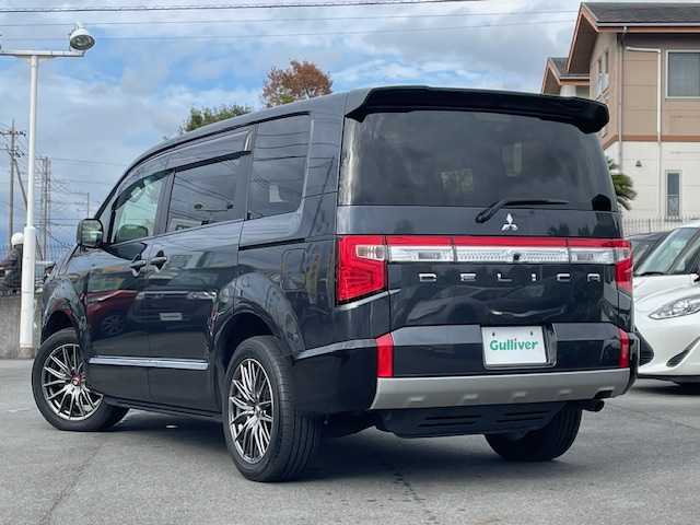 三菱 デリカＤ：５ ジャスパー 静岡県 2023(令5)年 5.6万km グラファイトグレーメタリック/ブラックマイカ ●社外ナビ/（フルセグ/CD/DVD/Bluetooth）/(19AVNJ)/●全方位カメラ/●12.8インチ社外フリップダウンモニター/●アダプティブクルーズコントロール/●三菱E-ASSIST/●レーンキープアシスト/●ブラインドスポットモニター/●後側方車両検知警報システム/●オートブレーキホールド/●電動サイドパーキング/●LEDヘッドライト/●オートライト/●オートマチックハイビーム/●フォグランプ/●革巻きステアリング/●ステアリングスイッチ/●パドルシフト/●ステアリングヒーター/●電動格納ウインカーミラー/●ETC/●運転席パワーシート/●運転席＆助手席シートヒーター/●純正フロアマット/●ドアバイザー/●前後ドライブレコーダー/●電動サイドステップ/●自動防眩ミラー/●ISOFIX/●プッシュスタート/●スマートキー/●社外18インチアルミホイール/●W+サイド+ニー+カーテンSRS+ABS/●保証書/●取扱説明書