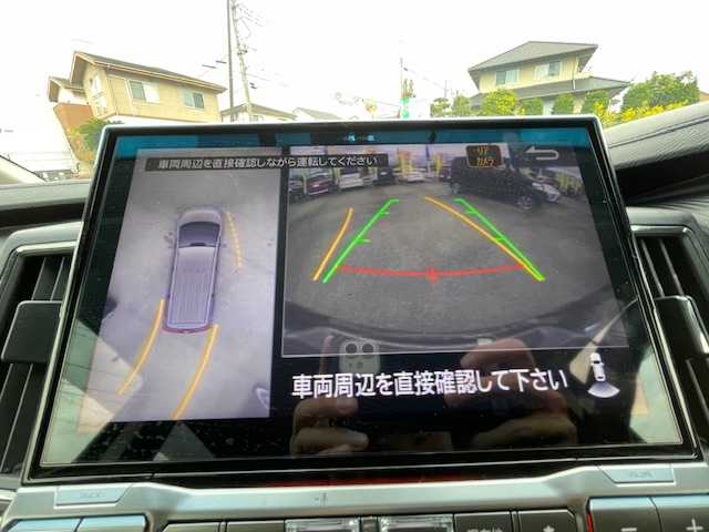 三菱 デリカＤ：５ ジャスパー 静岡県 2023(令5)年 5.6万km グラファイトグレーメタリック/ブラックマイカ ●社外ナビ/（フルセグ/CD/DVD/Bluetooth）/(19AVNJ)/●全方位カメラ/●12.8インチ社外フリップダウンモニター/●アダプティブクルーズコントロール/●三菱E-ASSIST/●レーンキープアシスト/●ブラインドスポットモニター/●後側方車両検知警報システム/●オートブレーキホールド/●電動サイドパーキング/●LEDヘッドライト/●オートライト/●オートマチックハイビーム/●フォグランプ/●革巻きステアリング/●ステアリングスイッチ/●パドルシフト/●ステアリングヒーター/●電動格納ウインカーミラー/●ETC/●運転席パワーシート/●運転席＆助手席シートヒーター/●純正フロアマット/●ドアバイザー/●前後ドライブレコーダー/●電動サイドステップ/●自動防眩ミラー/●ISOFIX/●プッシュスタート/●スマートキー/●社外18インチアルミホイール/●W+サイド+ニー+カーテンSRS+ABS/●保証書/●取扱説明書